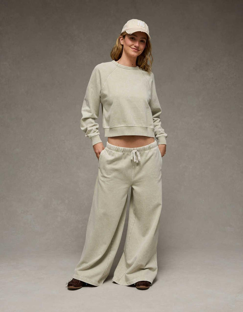 AE Everyday Luxe Wide-Leg Sweatpant