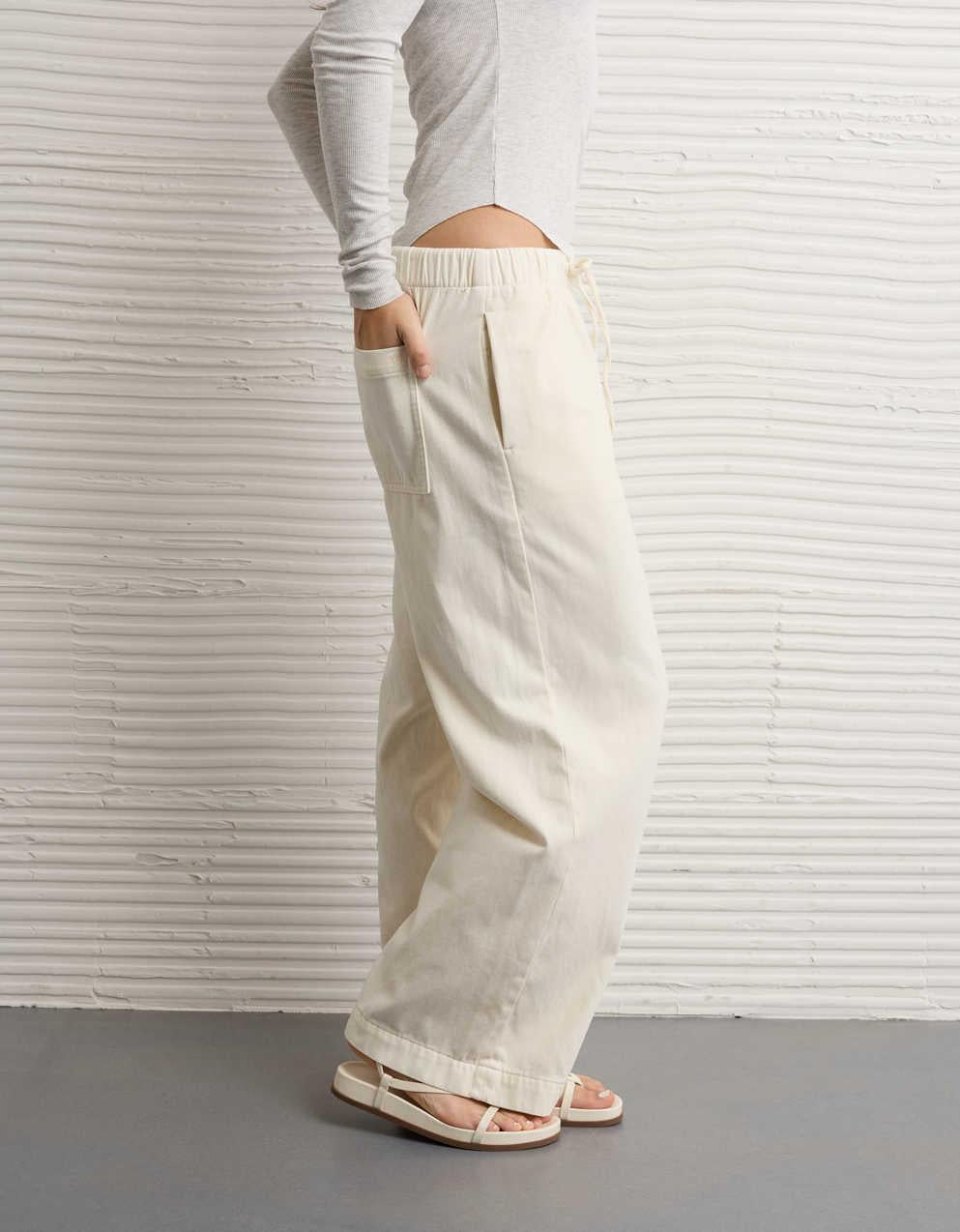 AE Cozy Dreamy Drape Low-Rise Ultra Wide-Leg Jean