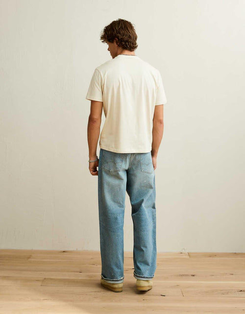 AE Standard Fit Graphic Logo T-Shirt