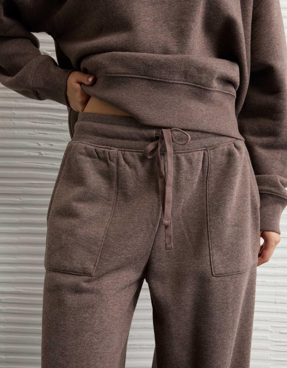 AE Everyday Luxe Wide-Leg Sweatpant