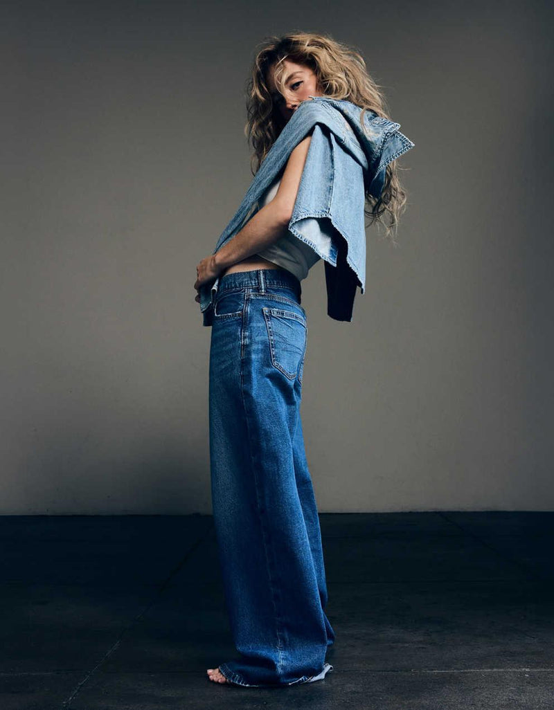 AE Low-Rise Ultra Wide-Leg Jean