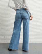 AE Dreamy Drape Stretch Low-Rise Ultra Wide-Leg Jean