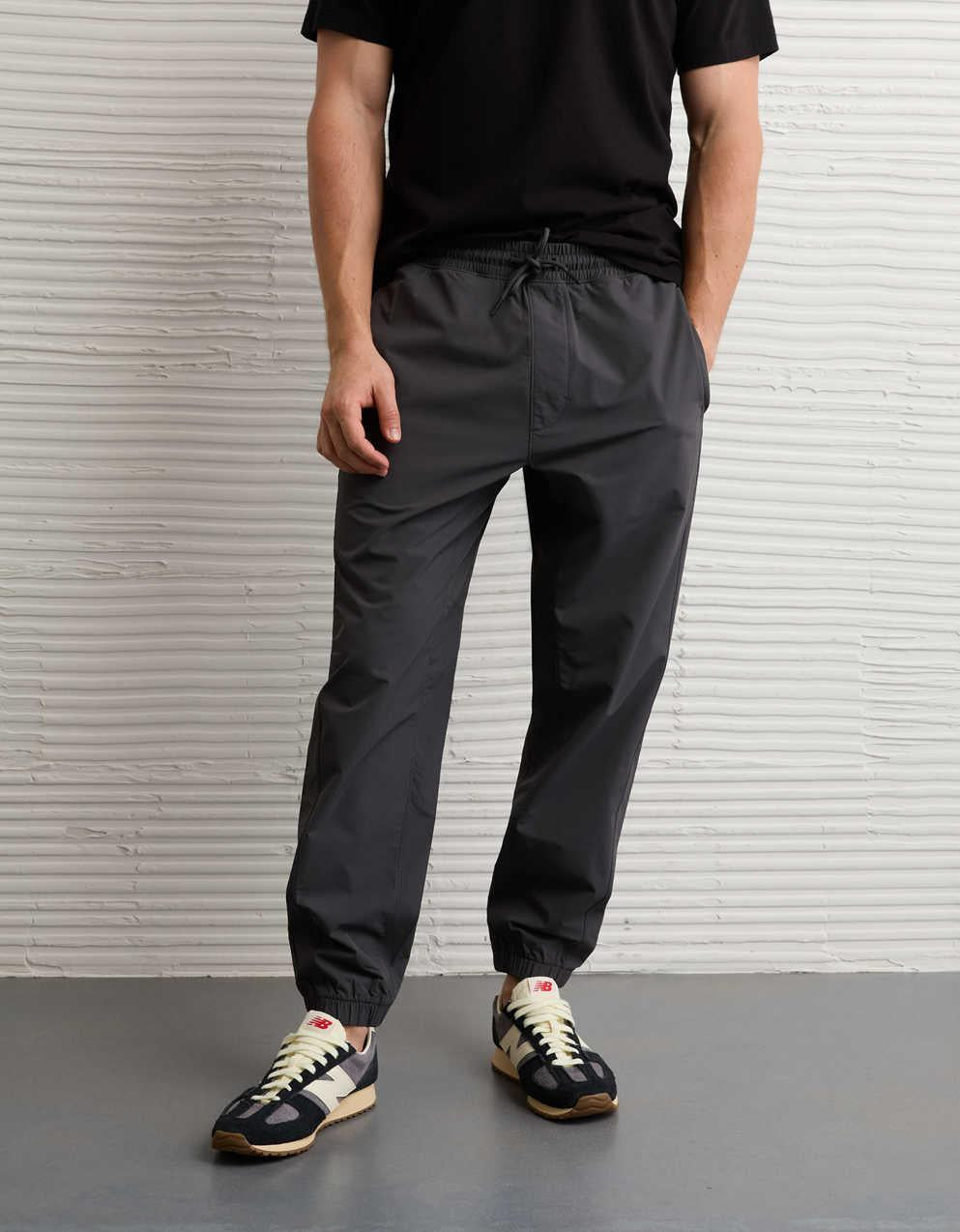 AE 24/7 Tech Hybrid Jogger